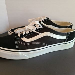 Vans Black Old Skool Lace Up Athletic Sneaker Size Men 9 Woman 10.5